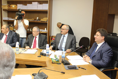 لجنة المال: لا اتفاق على اعتماد اضافي للرواتب
ولا لتغطية فوائد قروض وسندات خزينة لـ 2012
