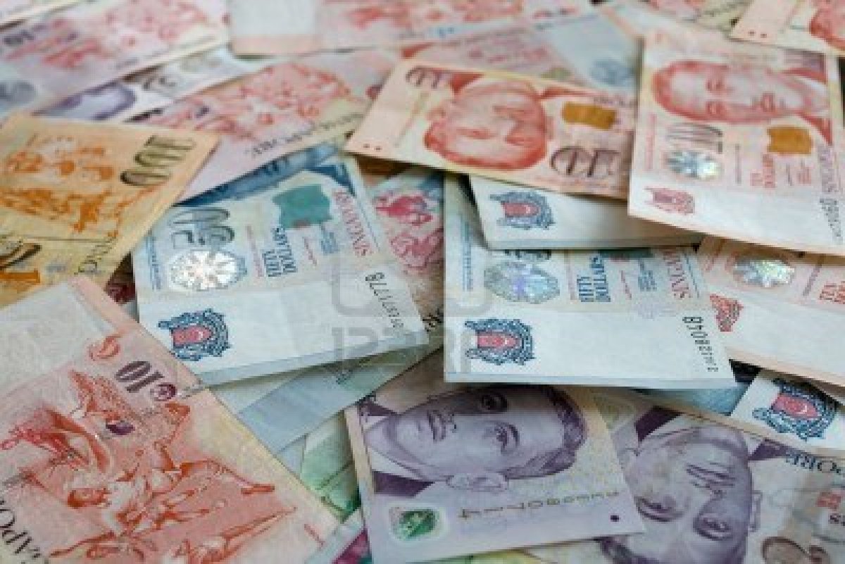 سنغافورة توقف طبع عملات لمكافحة غسل الأموال