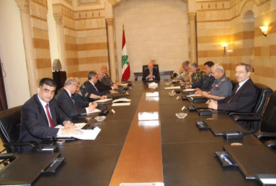 سلام ترأس اجتماعًا أمنيًّا في السراي الحكوميّة
مقبل : لعدم التهاون مع الإرهاب
والوثوق بالجيش والقوى الأمنيّة