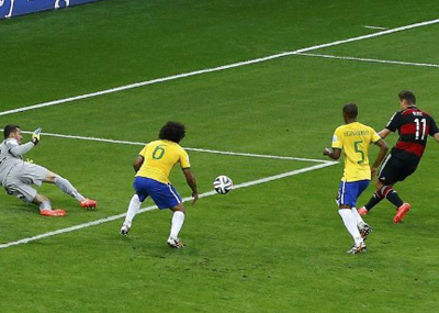 ألمانيا تحطم أسطورة السيليساو (7-1)
والبرازيل تبكي
