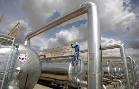 الإمارات تسعى الى  استئجار مستودعات نفط استراتيجية هندية