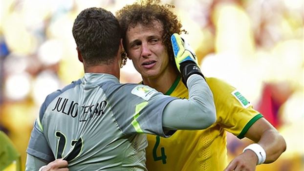 حارس المرمى ومدافع البرازيل يعتذران للشعب البرازيلي‎!