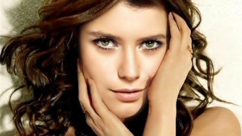 صور لـ فاطمة التركية شبه عارية تثير غضب الجماهير!