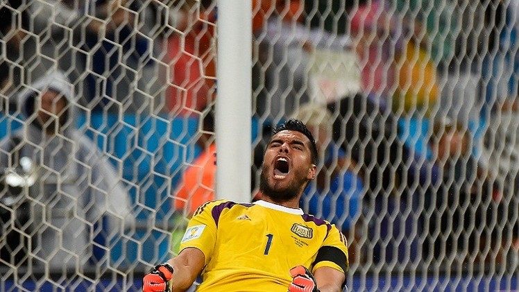 فضيحة من العيار الثقيل: حارس الأرجنتين روميرو علم مسبقاً بجهة تسديد الهولنديين لركلات الترجيح!

