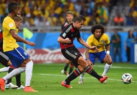  الألمان اتفقوا بين الشوطين على عدم إذلال البرازيليين 
