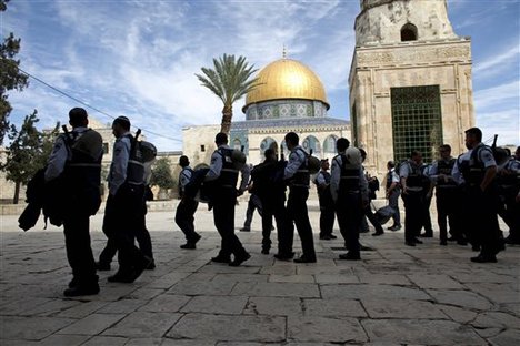 القدس تحولت الى ثكنة عسكرية والأقصى يغلق أبوابه