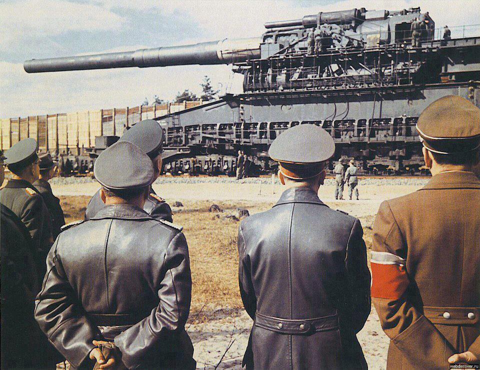 الدبابة النازية “جوستاف الثقيلة ,,Schwerer Gustav” أضخم دبابة فى التاريخ 


