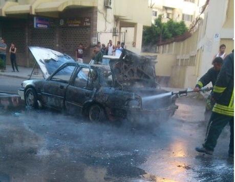 احتراق سيارة في القبة بداخلها أسلحة وذخائر