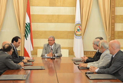 المشنوق ناقش ووفد تجّار بدارو سبل
تعزيز الإجراءات الأمنيّة والخدماتيّة في المنطقة