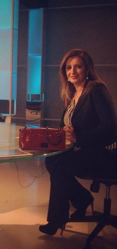 فيرا يمين مقدمة برنامج
