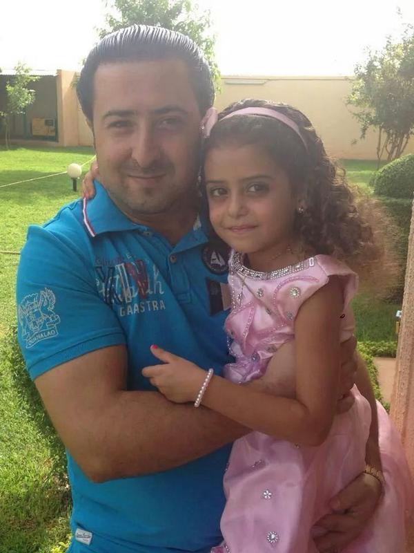 صورة اللبناني منجي حسان وابنته من بلدة حاريص الجنوبية كان على متن الطائرة الجزائرية المنكوبة 