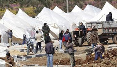 لبنان يعترف بوجود مليون و200 الف لاجىء سوري.. والسياسيّون يتلهون
الدول الغربية تسخر من لبنان والدول المضيفة باستيعاب 10 آلاف لاجىء فقط.. 
لماذا لا تقفل الدولة الحدود ولا تسمح الا بعبور الحالات الانسانية؟