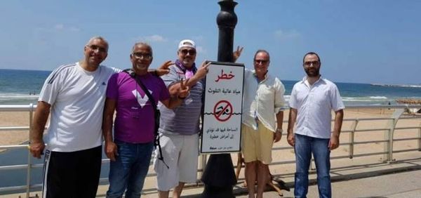 حزب سبعة ينشر لوحات تحذيرية من التلوث على الشواطئ