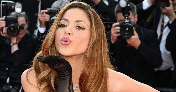 شاكيرا تطرح أغنية جديدة بعد انفصالها... فهل توجه رسالة لبيكيه؟
