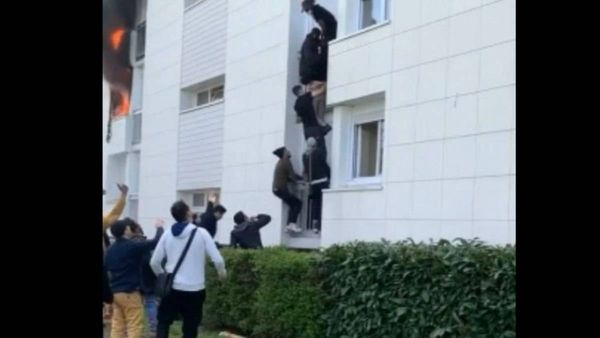 طفل ينجو من الموت مرتين