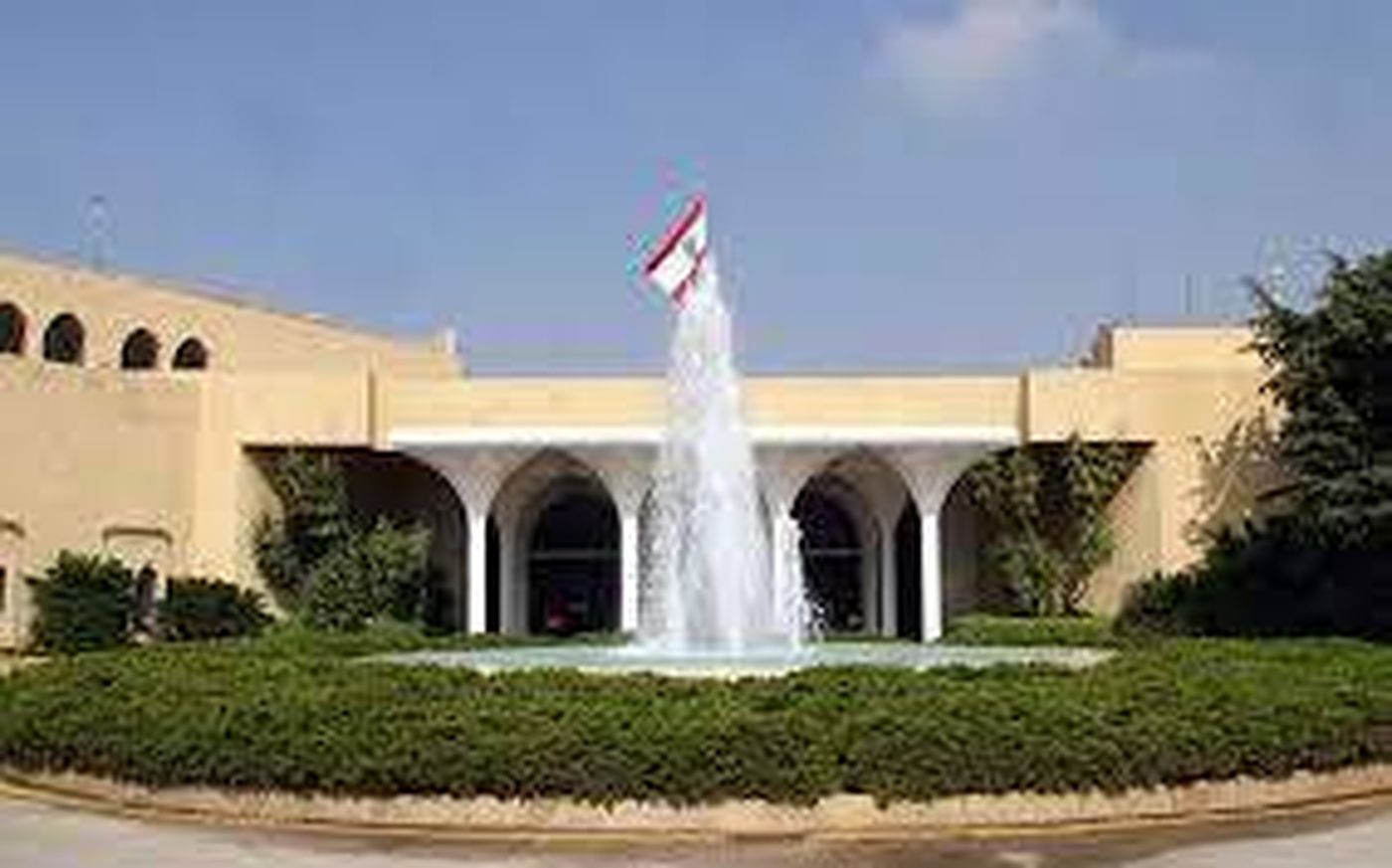 الجمود يسيطر على الانتخابات الرئاسية اللبنانية ولا توافق على الرسالة الفرنسية