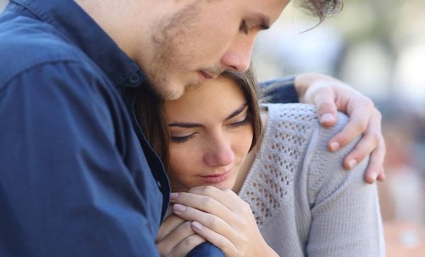 لماذا تحتاج المرأة إلى العاطفة أضعاف الرجل؟