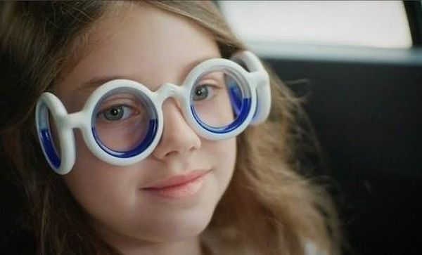 بالصورة.. ابتكار نظارات لعلاج دوار الحركة