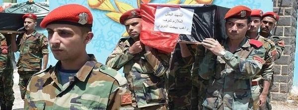 سوريا: تشييع 7 عسكريين قضوا في قصف العدوان