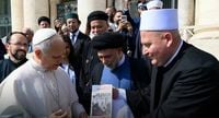 «قدرٌ في هذا المشرق» في الفاتيكان... هدية من جنبلاط إلى البابا لاوون الرابع عشر