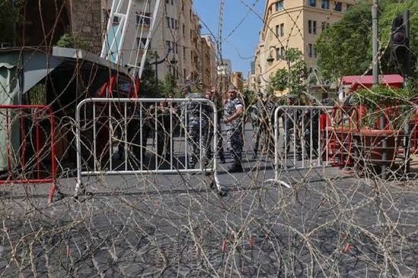 تحرّك للمودعين في وسط بيروت... إشكال مع القوى الأمنية وجرحى