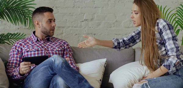 4 سلوكيات تشير إلى احتمال الانفصال عن شريكك