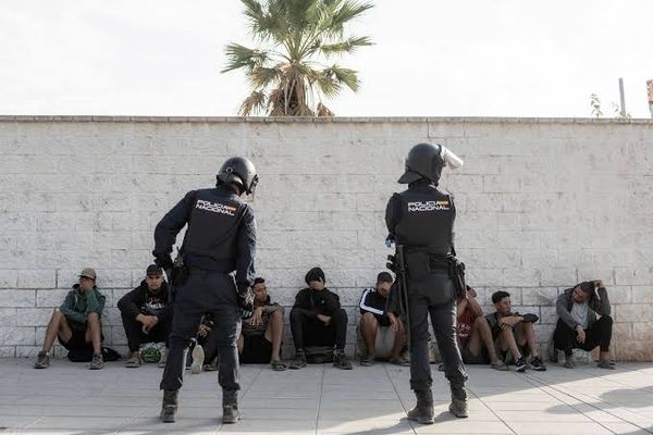 اتهامات بتعذيب مهاجرين في سبتة.. وإسبانيا تحيل التقرير إلى الادعاء