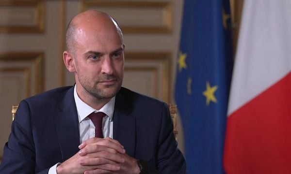وزير الخارجية الفرنسية: نقف إلى جانب لبنان ليصبح دولة قوية تتمتع بحصرية السلاح