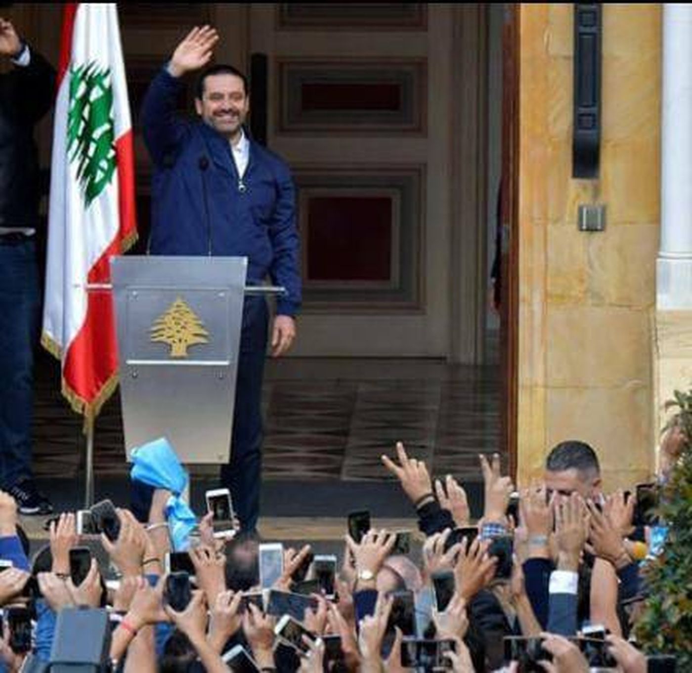 الحريري للحشود الشعبية: أنتم ضمانة لبنان وأنا أفديكم