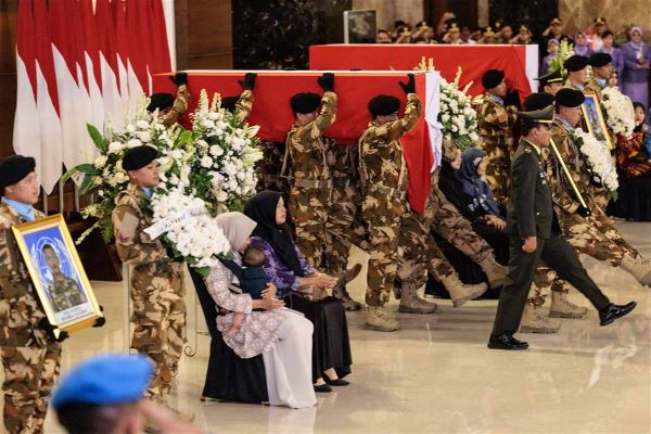 جاكرتا تخرج بالآلاف لتكريم جنود إندونيسيين استشهدوا جنوبي لبنان