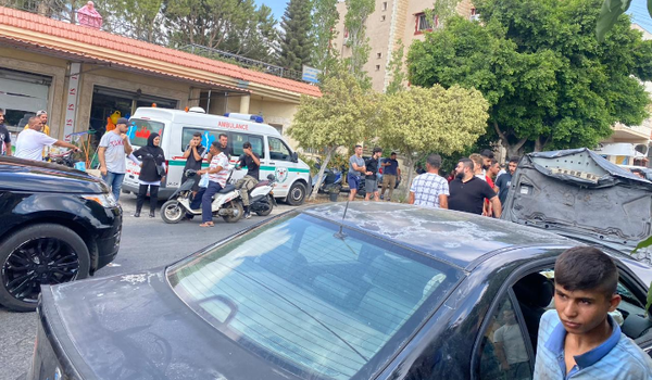قتيل و أربعة جرحى بحادث سير مروع على طريق ديرقانون النهر