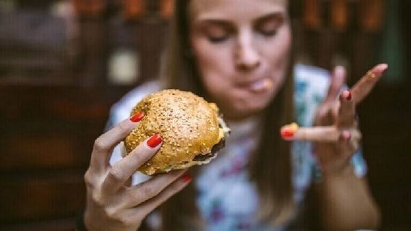 كيف نتخلص من الكيلوغرامات "العصبية"؟