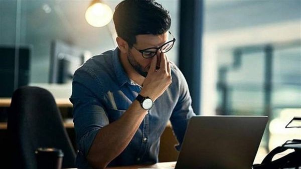 نصائح للمحافظة على البصر عند استخدام الأجهزة الذكية والكمبيوتر