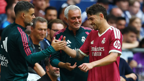 خلال مراسم تقديمه رسمياً في ريال مدريد.. مورينيو: لقد عدت الى منزلي