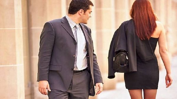 صدق او لا تصدق.. النظر أكثر من 14 ثانية إلى امرأة جريمة في هذا البلد!