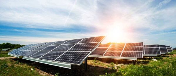 الطاقة الشمسية تتجاوز النفط في الاستثمارات