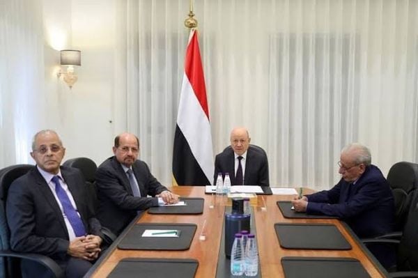 المتحدث باسم قوات الحكومة اليمنية في عدن: قواتنا الجوية استهدفت مقار للحوثيين في منطقة المخا والجبهات الشمالي