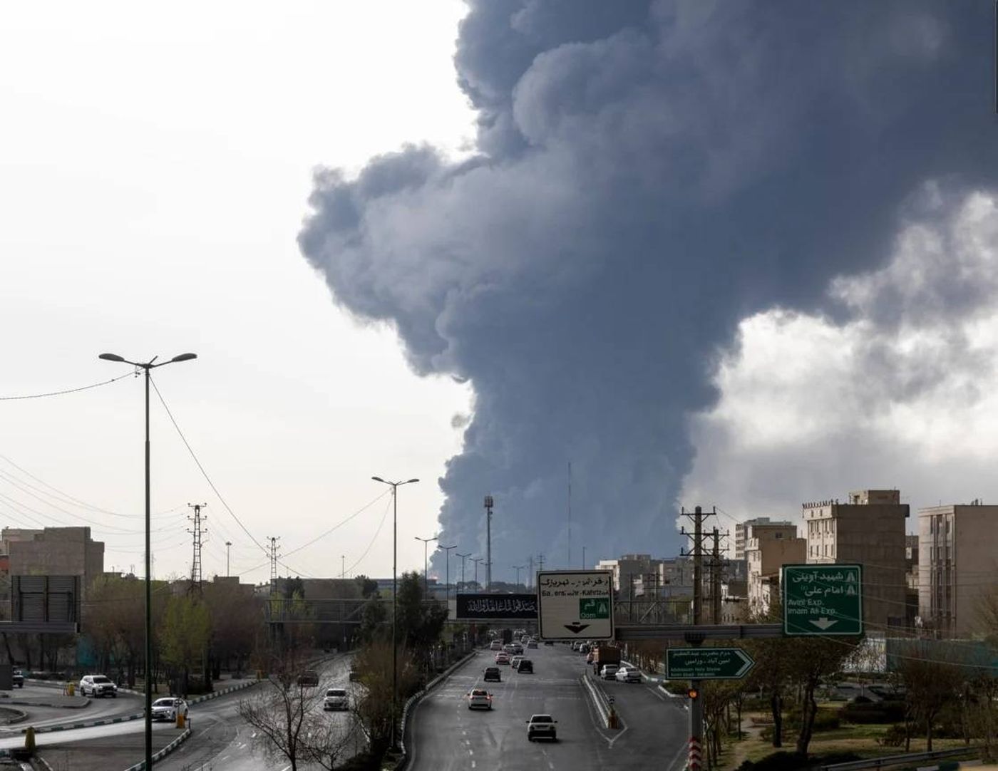 إيران: شهداء ومصابون جراء ضربات أميركية استهدفت مواقع في هرمزكان