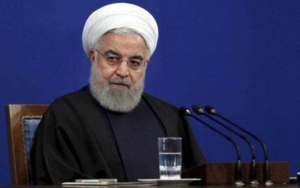 خامنئي يشيد بالانتخابات وروحانــي :العقوبات الأميركية كالـ «كورونــــا»