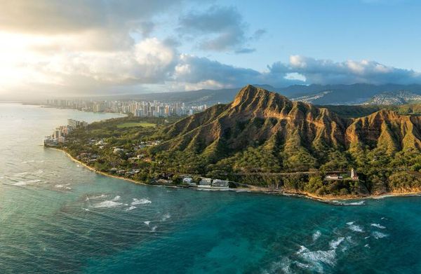 حقيقة الكتلة الغامضة تحت الأرض في هاواي