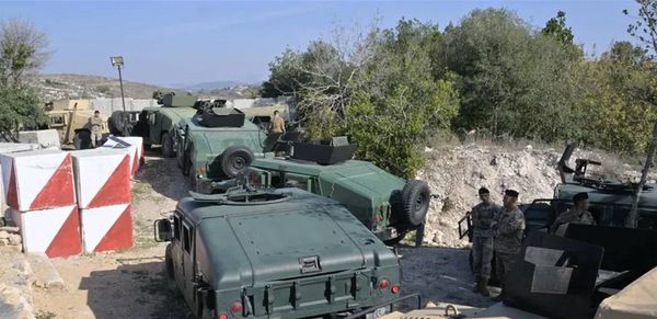 التصعيد معلّق... والقرار اللبناني يفرض قواعد جديدة للّعبة
الجيش يعرض تقريره الثالث اليوم على مجلس الوزراء ويتمسك بمهلة نهاية العام