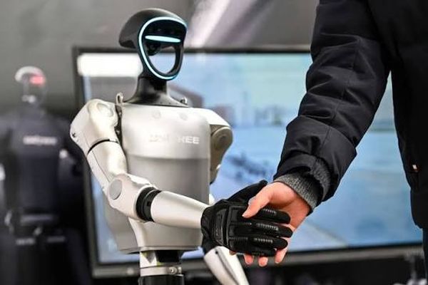 واشنطن وبكين تبحثان مخاطر الذكاء الاصطناعي.. هل يبدأ التعاون؟