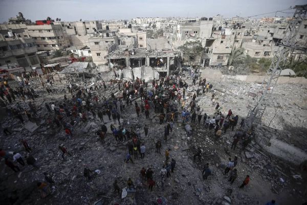 الاحتلال ينفذ عمليات نسف منازل ومباني سكنية في  شرقي غزة وشمال شرقي خان يونس