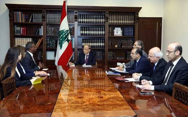 عون : الفرصة لا تزال سانحة للإتفاق على قانون
والتمديد من دونه لن يكون في مصلحة لبنان