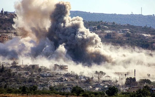 الجيش الإسرائيلي يحرق مزيداً من المنازل في بلدة المنصوري ويقصف بالمدفعية أطراف بلدة يحمر الشقيف في جنوب لبنان