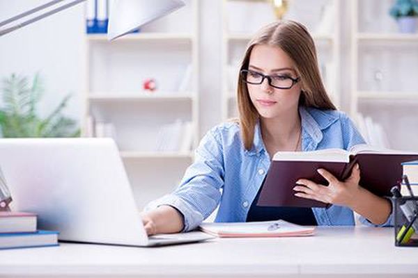 المشاكل التي تواجه الفتاة الجامعية .. وطرق تجـاوزها