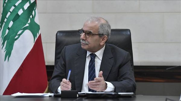ماكرون يتصل بسلام ولقاء مع السفير الأميركي في السراي