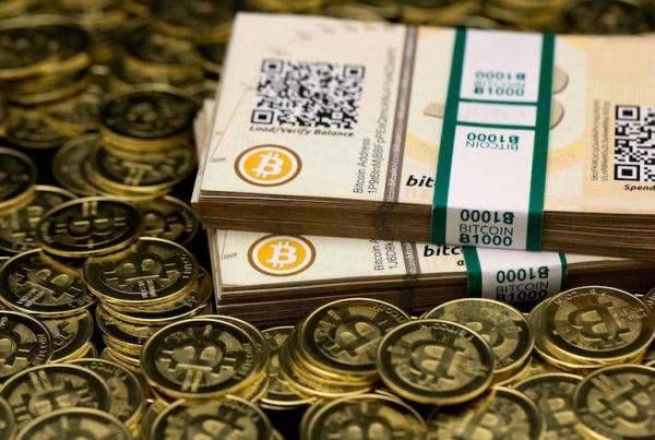 "بيتكوين" تنخفض 0.28% إلى 5614.19 دولار