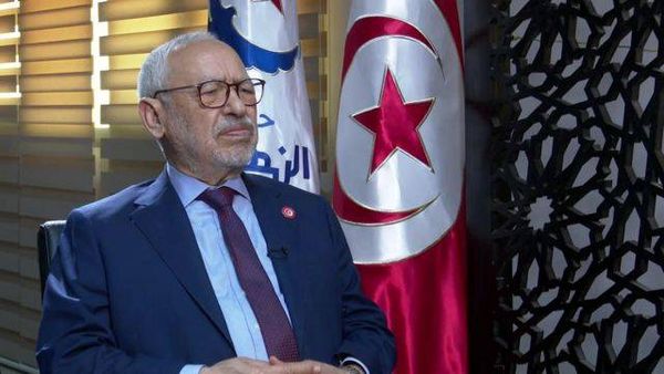 الغنوشي يبدأ إضرابا عن الطعام في السجن