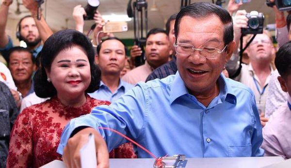 Cambodge: le parti au pouvoir revendique une victoire écrasante